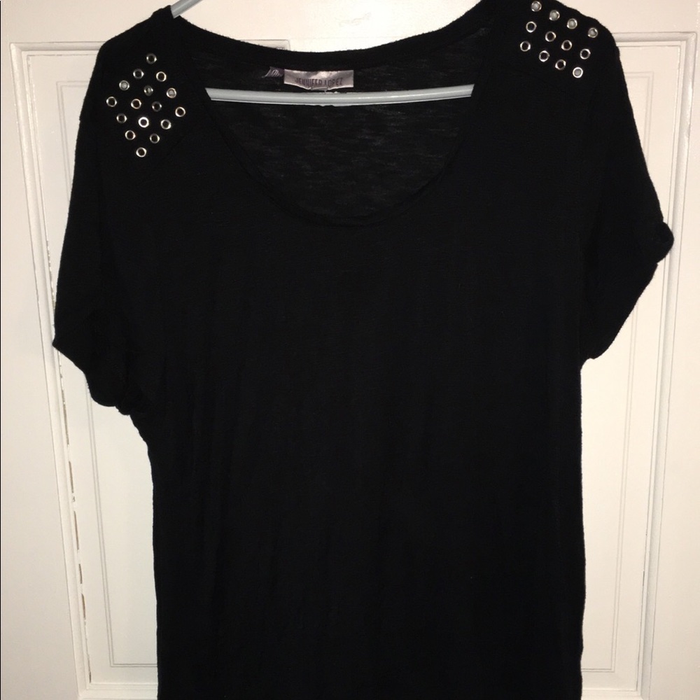 black t shirt